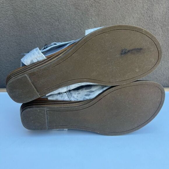 Blowfish Malibu Sandals 7.5 Vegan Grey Tie Dye Twill Lotus DyeCut Style - Picture 6 of 11